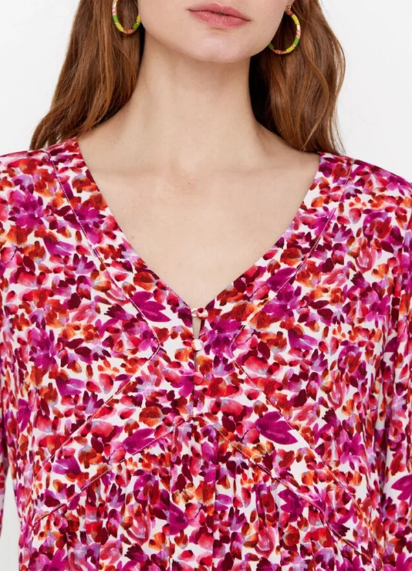 8797837 3/4 Sleeves v-neck AOP blouse with front pleats & half buttons down neck | Eshop GS | Jordan