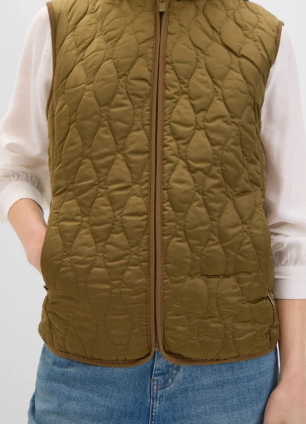 AWCFW24VSFZP90115 3 6618694 Ultralight, quilted short vest with hood, zipped side pkts & zip closure