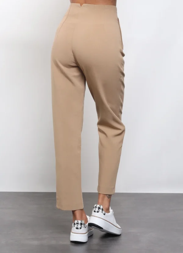 AWMWW24DRF9P90416 4 23145 High-waist trousers with seam detail on the front and back. Front welt pockets. Front zip fly,