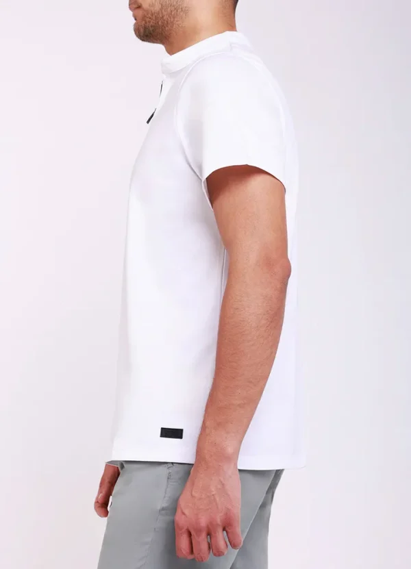 25037MB Crew neck half zip t-shirt with rectangular MB rubber badge on bottom J | Eshop GS | Jordan