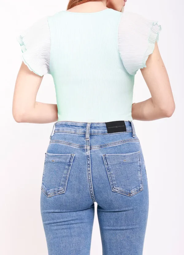 25004/LS81A JD143 - SS v-neck ribbed t-shirt with pleated ruffled sleeves | Eshop GS | Jordan