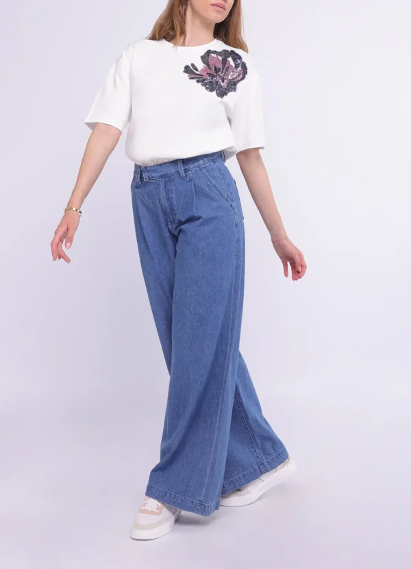 INS2501012MB SS crew neck t-shirt with a sequin flower on one side | Eshop GS | Jordan