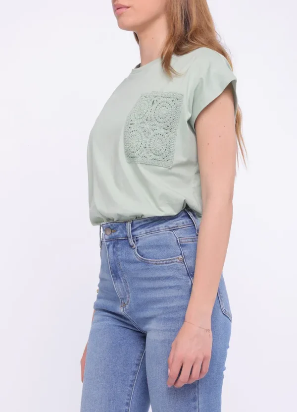 LR59B/25177 SS crew neck t-shirt with crochet chest pocket | Eshop GS | Jordan