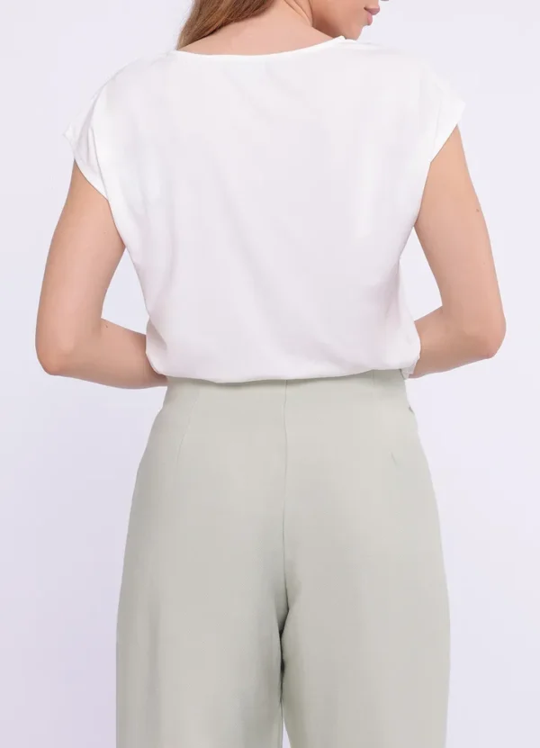 LT100/25187 SV v-neck fluid t-shirt in comfortable stretch crepe fabric with gold chain det | Eshop GS | Jordan