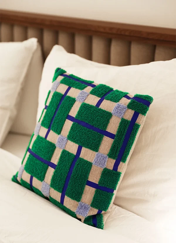 &Klevering Home Decor Cushion  DHKLAYPIONANA04